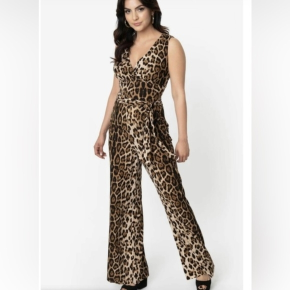 NWOT Rare Unique Vintage Sleeveless Knit Leopard Print Montgomery Jumpsuit - Picture 1 of 14